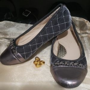 Girls gray velvet shoes